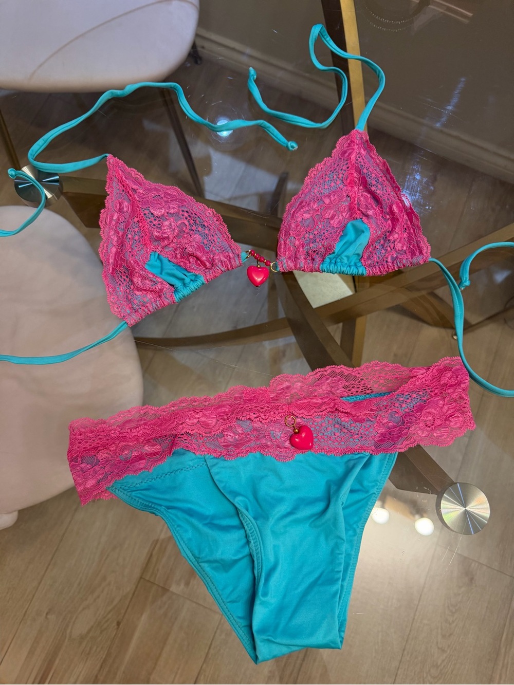 Beach Bunny Bikini never worn size L fits small